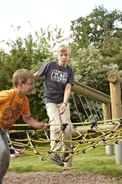 Balancier- & Kletterparkelement Dreiecksnetz